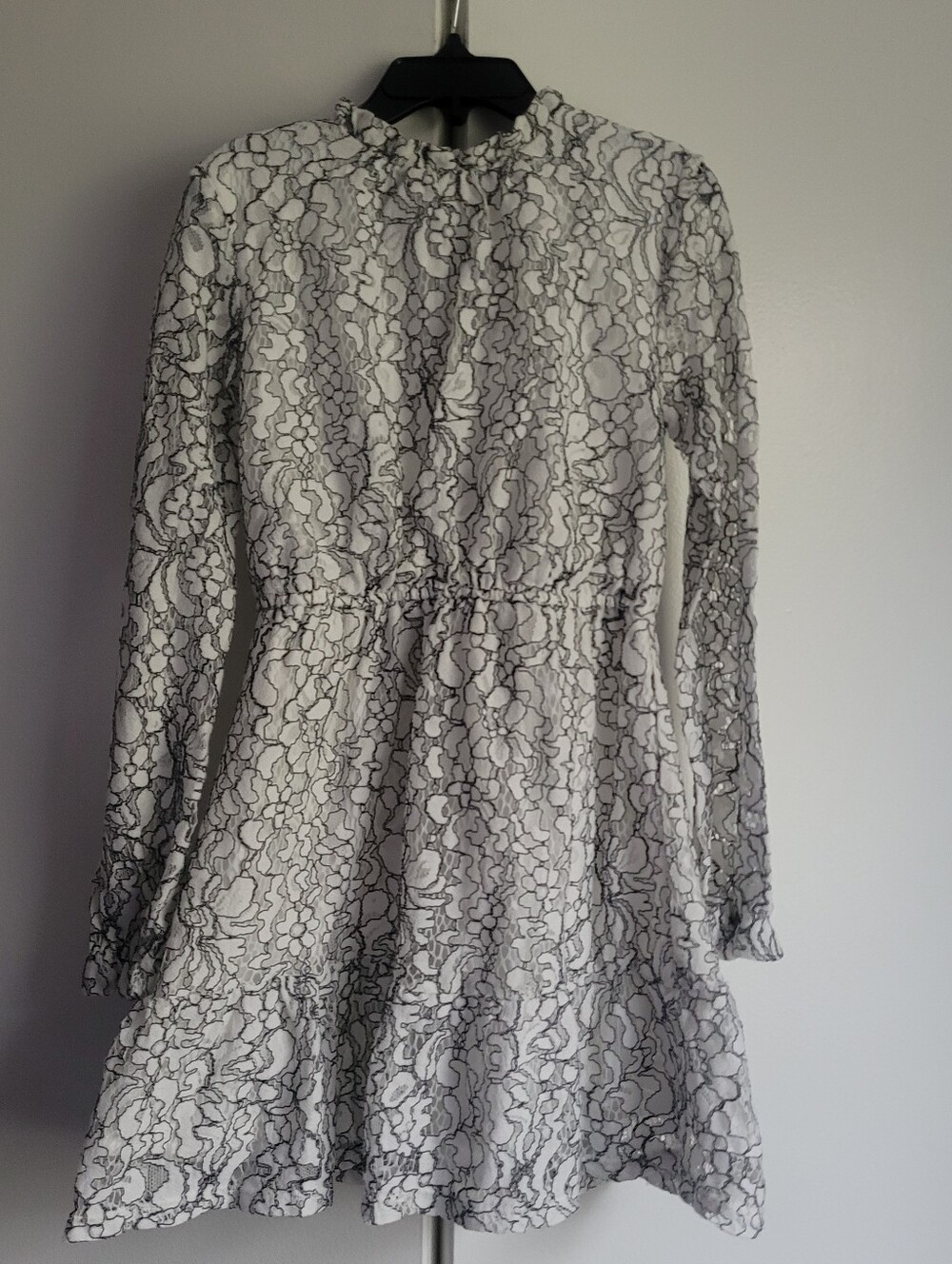Size 6 Art Class Lace Floral Dress